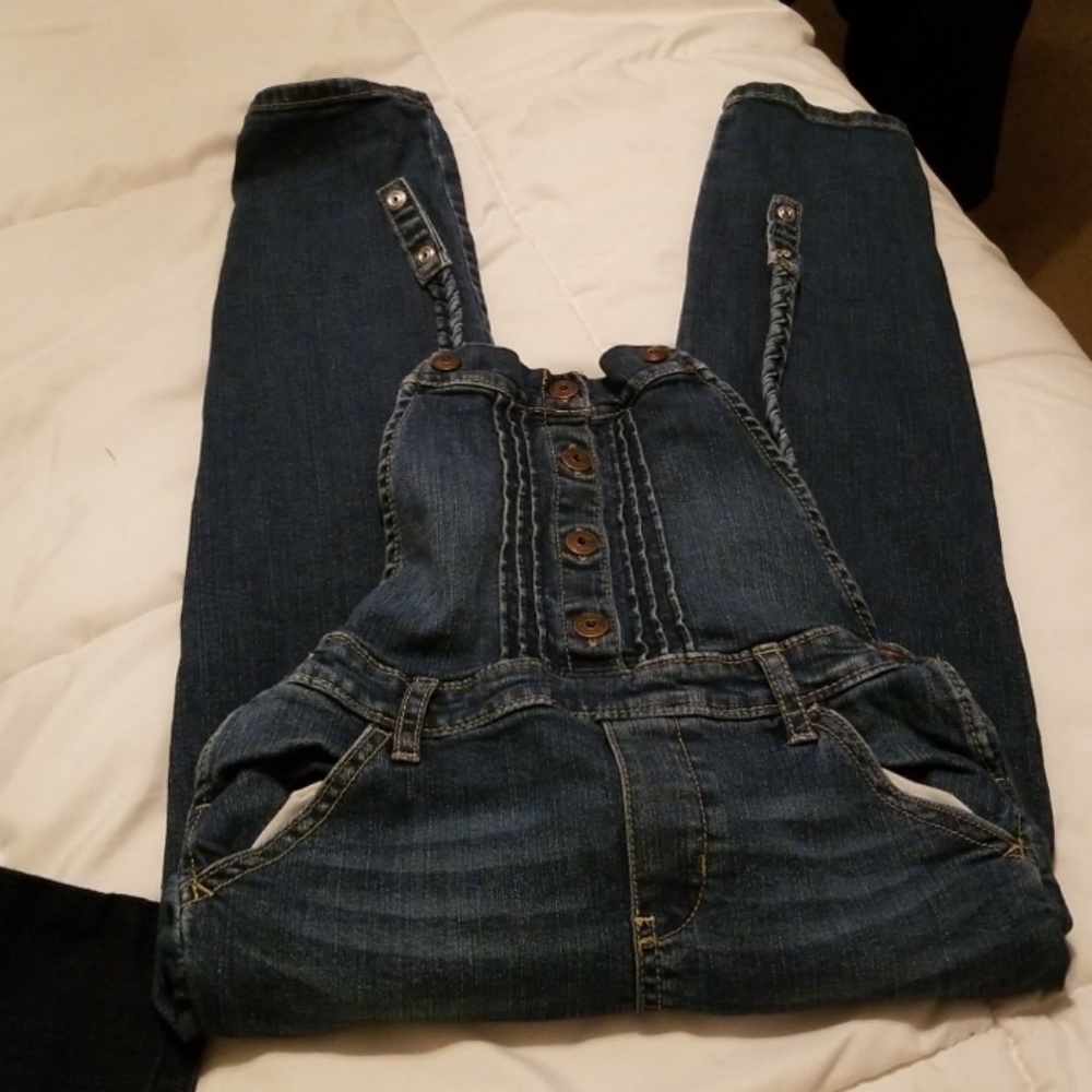 EUC Osh Kosh Bgosh Bib Overalls size 7 girls